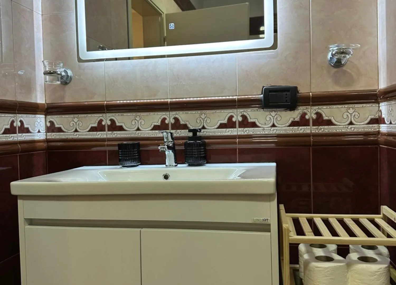 Comfort Apartment 地拉那